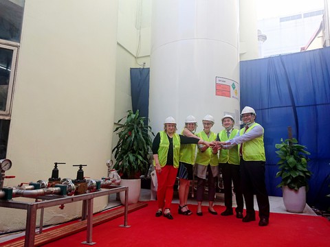 Hoa Kỳ hỗ trợ Việt Nam 13 hệ thống oxy lỏng tại các cơ sở y tế - Ảnh 1. Hoa Kỳ hỗ trợ Việt Nam 13 hệ thống oxy lỏng tại các cơ sở y tế - Ảnh 1.