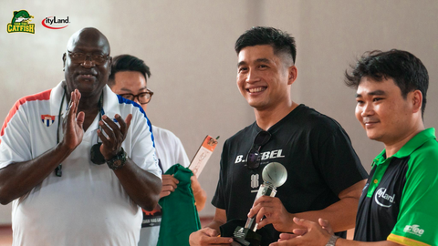 Anh em họ Đinh lỡ duyên hội ngộ tại VBA 2022 - Ảnh 2. Anh em họ Đinh lỡ duyên hội ngộ tại VBA 2022 - Ảnh 2.