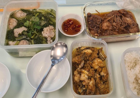 Cháy túi, âm tiền vì tụ tập miên man với đồng nghiệp - Ảnh 2. Cháy túi, âm tiền vì tụ tập miên man với đồng nghiệp - Ảnh 2.