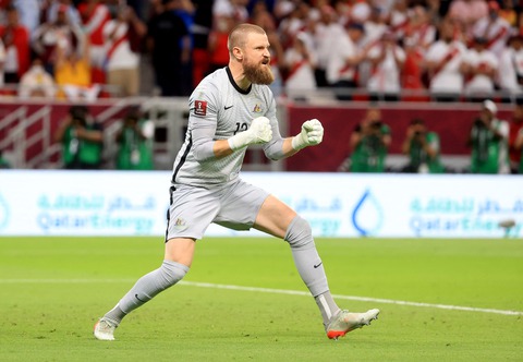 Thủ môn dự bị hóa người hùng, Úc giành vé đến World Cup 2022 - Ảnh 1. Thủ môn dự bị hóa người hùng, Úc giành vé đến World Cup 2022 - Ảnh 1.