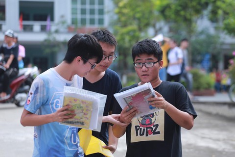 Đi thi tốt nghiệp THPT, thí sinh được đem theo loại máy tính nào? - Ảnh 1. Đi thi tốt nghiệp THPT, thí sinh được đem theo loại máy tính nào? - Ảnh 1.