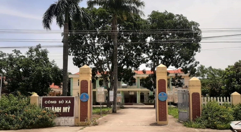 Tạm đình chỉ chủ tịch xã bị đánh ghen tại phòng làm việc - Ảnh 1. Tạm đình chỉ chủ tịch xã bị đánh ghen tại phòng làm việc - Ảnh 1.