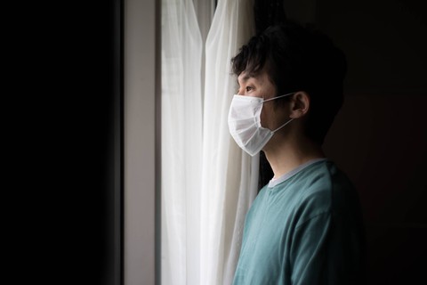 Tin nhắn vào điện thoại - thuốc trị đại dịch cô đơn ở Nhật Bản - Ảnh 1. Tin nhắn vào điện thoại - thuốc trị đại dịch cô đơn ở Nhật Bản - Ảnh 1.