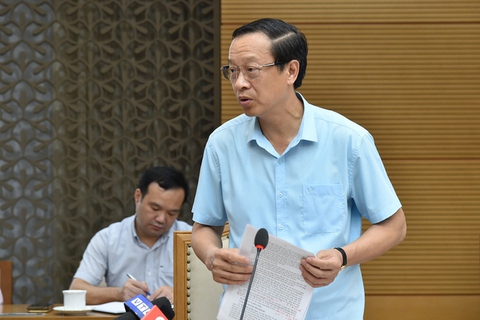 Thứ trưởng Bộ Giáo dục và đào tạo: Chưa tăng học phí, kiểm soát chặt giá sách giáo khoa - Ảnh 1. Thứ trưởng Bộ Giáo dục và đào tạo: Chưa tăng học phí, kiểm soát chặt giá sách giáo khoa - Ảnh 1.