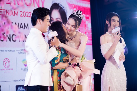 MC Ngày của phở 12-12 thi Miss International - Hoa hậu Quốc tế 2022 - Ảnh 2. MC Ngày của phở 12-12 thi Miss International - Hoa hậu Quốc tế 2022 - Ảnh 2.