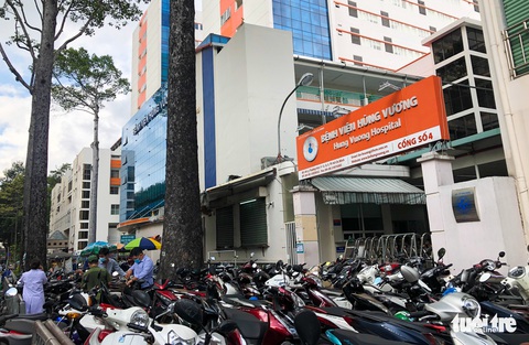 Dẹp bãi xe vỉa hè trước một số bệnh viện tại TP.HCM - Ảnh 1. Dẹp bãi xe vỉa hè trước một số bệnh viện tại TP.HCM - Ảnh 1.