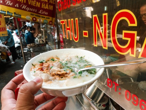 Cầm 100.000 đồng đi ăn buffet ở chợ Hoàng Hoa Thám? - Ảnh 7. Cầm 100.000 đồng đi ăn buffet ở chợ Hoàng Hoa Thám? - Ảnh 7.