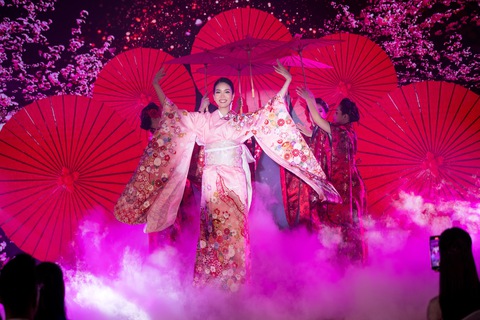 MC Ngày của phở 12-12 thi Miss International - Hoa hậu Quốc tế 2022 - Ảnh 1. MC Ngày của phở 12-12 thi Miss International - Hoa hậu Quốc tế 2022 - Ảnh 1.