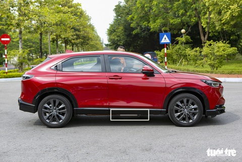 Khách Việt tranh cãi về chi tiết bên hông cùng giá bán ngang Tucson của Honda HR-V - Ảnh 1. Khách Việt tranh cãi về chi tiết bên hông cùng giá bán ngang Tucson của Honda HR-V - Ảnh 1.