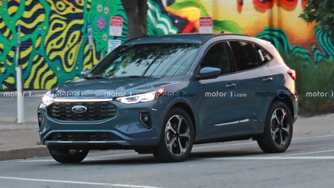 Ford Escape 2023 lộ diện giữa tin đồn khai tử - Ảnh 1. Ford Escape 2023 lộ diện giữa tin đồn khai tử - Ảnh 1.