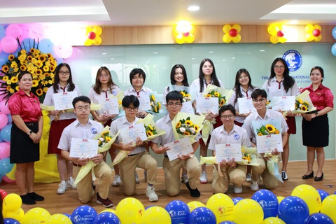 Hơn 94% học sinh Asian School miễn thi ngoại ngữ kỳ thi tốt nghiệp THPT - Ảnh 2. Hơn 94% học sinh Asian School miễn thi ngoại ngữ kỳ thi tốt nghiệp THPT - Ảnh 2.