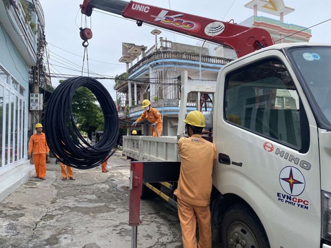 PC Phú Yên đầu tư mở rộng hạ tầng lưới điện - Ảnh 1. PC Phú Yên đầu tư mở rộng hạ tầng lưới điện - Ảnh 1.