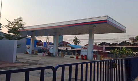 Giá xăng nhiều nước Đông Nam Á từ 35.000-53.000 đồng/lít, người dân khổ - Ảnh 1. Giá xăng nhiều nước Đông Nam Á từ 35.000-53.000 đồng/lít, người dân khổ - Ảnh 1.