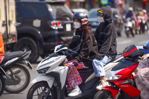 Thời tiết hôm nay 17-6: Ban ngày nắng nóng trải dài từ Bắc vào Nam - Ảnh 1. Thời tiết hôm nay 17-6: Ban ngày nắng nóng trải dài từ Bắc vào Nam - Ảnh 1.