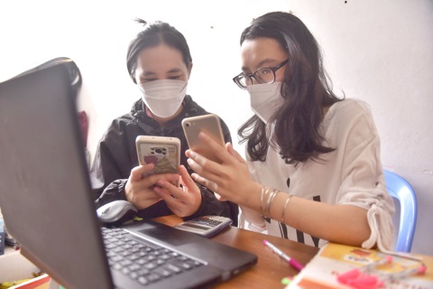 Không tiền mặt từ trên ghế nhà trường - Ảnh 3. Không tiền mặt từ trên ghế nhà trường - Ảnh 3.