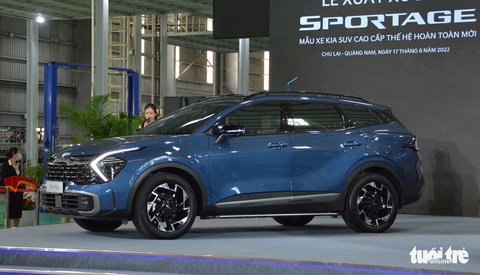 Kia Sportage 2022 xuất xưởng tại Việt Nam: Giá từ 899 triệu đồng, nhiều công nghệ đấu Hyundai Tucson - Ảnh 3. Kia Sportage 2022 xuất xưởng tại Việt Nam: Giá từ 899 triệu đồng, nhiều công nghệ đấu Hyundai Tucson - Ảnh 3.