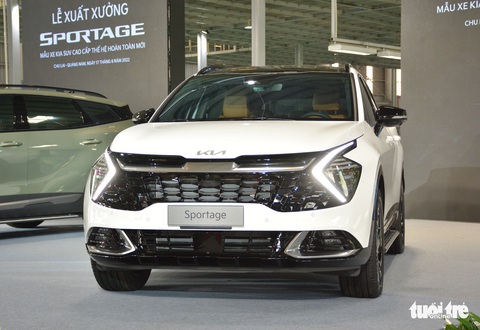 Kia Sportage 2022 xuất xưởng tại Việt Nam: Giá từ 899 triệu đồng, nhiều công nghệ đấu Hyundai Tucson - Ảnh 5. Kia Sportage 2022 xuất xưởng tại Việt Nam: Giá từ 899 triệu đồng, nhiều công nghệ đấu Hyundai Tucson - Ảnh 5.