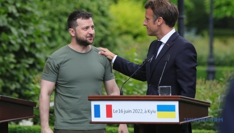 Ông Macron: Phương Tây không gửi máy bay và xe tăng cho Ukraine - Ảnh 1. Ông Macron: Phương Tây không gửi máy bay và xe tăng cho Ukraine - Ảnh 1.