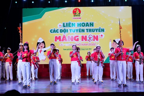 Truyền đi thông điệp hãy bảo vệ trẻ em bằng cả trái tim - Ảnh 3. Truyền đi thông điệp hãy bảo vệ trẻ em bằng cả trái tim - Ảnh 3.
