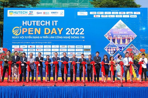 Đa dạng trải nghiệm thực tế tại doanh nghiệp: ‘Đặc sản’ HUTECH - Ảnh 2. Đa dạng trải nghiệm thực tế tại doanh nghiệp: ‘Đặc sản’ HUTECH - Ảnh 2.
