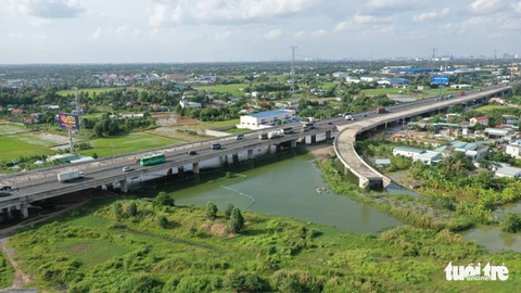 Tin sáng 16-6: Hôm nay quyết định về đầu tư vành đai 3, 4; Rà soát giá nhôm nhập từ Trung Quốc - Ảnh 1. Tin sáng 16-6: Hôm nay quyết định về đầu tư vành đai 3, 4; Rà soát giá nhôm nhập từ Trung Quốc - Ảnh 1.