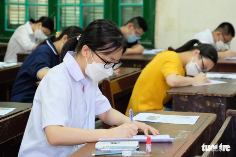 Gần 107.000 thí sinh thi vào lớp 10 ở Hà Nội môn đầu tiên - Ảnh 3. Gần 107.000 thí sinh thi vào lớp 10 ở Hà Nội môn đầu tiên - Ảnh 3.