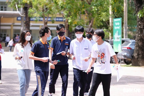Đề văn thi vào lớp 10 ở Hà Nội: Thí sinh nói đề vừa sức - Ảnh 5. Đề văn thi vào lớp 10 ở Hà Nội: Thí sinh nói đề vừa sức - Ảnh 5.