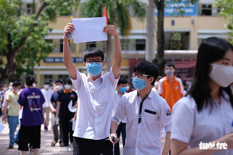 Đề văn thi vào lớp 10 ở Hà Nội: Thí sinh nói đề vừa sức - Ảnh 8. Đề văn thi vào lớp 10 ở Hà Nội: Thí sinh nói đề vừa sức - Ảnh 8.