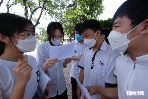 Đề văn thi vào lớp 10 ở Hà Nội: Thí sinh nói đề vừa sức - Ảnh 9. Đề văn thi vào lớp 10 ở Hà Nội: Thí sinh nói đề vừa sức - Ảnh 9.