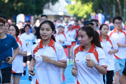 Sacombank tổ chức giải chạy bộ hưởng ứng Ngày không tiền mặt 2022 - Ảnh 3. Sacombank tổ chức giải chạy bộ hưởng ứng Ngày không tiền mặt 2022 - Ảnh 3.