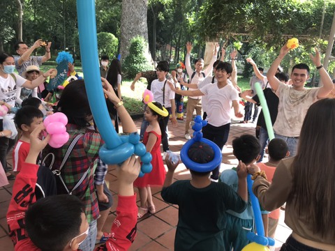 Nghệ sĩ Kim Cương và những tiếng cười trong một buổi sáng tại Thảo cầm viên - Ảnh 3. Nghệ sĩ Kim Cương và những tiếng cười trong một buổi sáng tại Thảo cầm viên - Ảnh 3.