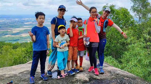 Cả nhà kéo nhau trekking, camping trong hè 2022 - Ảnh 1. Cả nhà kéo nhau trekking, camping trong hè 2022 - Ảnh 1.