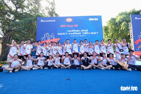 Nam thanh, nữ tú chạy bộ nhân Ngày không tiền mặt 2022 - Ảnh 7. Nam thanh, nữ tú chạy bộ nhân Ngày không tiền mặt 2022 - Ảnh 7.