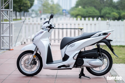 Dân buôn chào giá Honda SH300i 280 triệu đồng, cao gần gấp đôi bản 350 phân khối - Ảnh 9. Dân buôn chào giá Honda SH300i 280 triệu đồng, cao gần gấp đôi bản 350 phân khối - Ảnh 9.