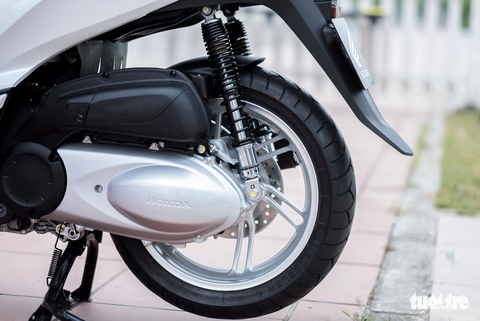 Dân buôn chào giá Honda SH300i 280 triệu đồng, cao gần gấp đôi bản 350 phân khối - Ảnh 4. Dân buôn chào giá Honda SH300i 280 triệu đồng, cao gần gấp đôi bản 350 phân khối - Ảnh 4.