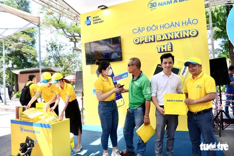 Khởi động chuyến xe mang sự kiện Không tiền mặt đến các tỉnh, thành - Ảnh 7. Khởi động chuyến xe mang sự kiện Không tiền mặt đến các tỉnh, thành - Ảnh 7.