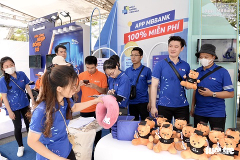 Khởi động chuyến xe mang sự kiện Không tiền mặt đến các tỉnh, thành - Ảnh 8. Khởi động chuyến xe mang sự kiện Không tiền mặt đến các tỉnh, thành - Ảnh 8.