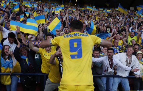 Ukraine vào chung kết để tranh suất cuối cùng của châu Âu dự World Cup 2022 - Ảnh 3. Ukraine vào chung kết để tranh suất cuối cùng của châu Âu dự World Cup 2022 - Ảnh 3.