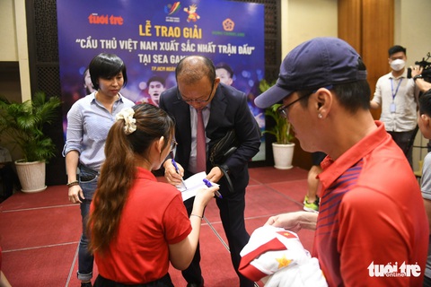 HLV Park Hang Seo: U23 Việt Nam sẽ thắng U23 Thái Lan 1-0 vào tối nay - Ảnh 10. HLV Park Hang Seo: U23 Việt Nam sẽ thắng U23 Thái Lan 1-0 vào tối nay - Ảnh 10.
