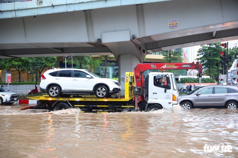 Giám đốc Sở Xây dựng Hà Nội đề xuất xây bể ngầm tại phố cổ để chống ngập - Ảnh 2. Giám đốc Sở Xây dựng Hà Nội đề xuất xây bể ngầm tại phố cổ để chống ngập - Ảnh 2.