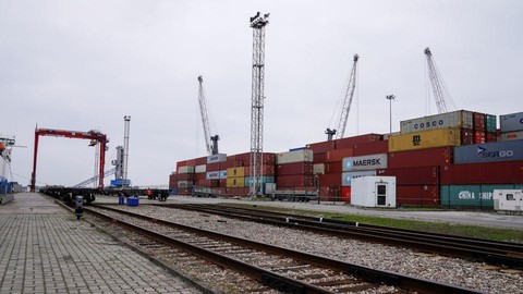Matxcơva dọa đáp trả khi Lithuania cấm trung chuyển hàng hóa Nga - Ảnh 1. Matxcơva dọa đáp trả khi Lithuania cấm trung chuyển hàng hóa Nga - Ảnh 1.