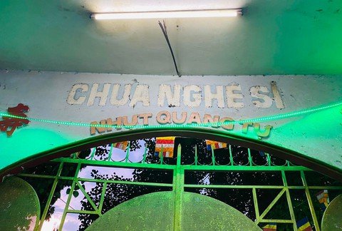 Trả lại bảng tên Chùa nghệ sĩ như cũ - Ảnh 2. Trả lại bảng tên Chùa nghệ sĩ như cũ - Ảnh 2.