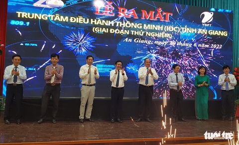 An Giang: Vận hành thử nghiệm Trung tâm điều hành thông minh để giám sát 10 lĩnh vực - Ảnh 1. An Giang: Vận hành thử nghiệm Trung tâm điều hành thông minh để giám sát 10 lĩnh vực - Ảnh 1.