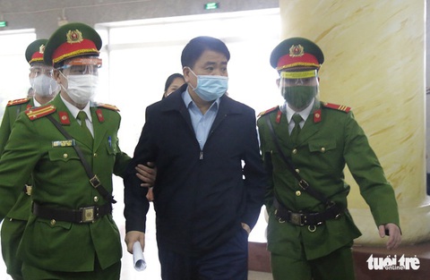 Sáng nay 20-6, tòa phúc thẩm xét đơn kêu oan của ông Nguyễn Đức Chung vụ mua chế phẩm Redoxy - Ảnh 2. Sáng nay 20-6, tòa phúc thẩm xét đơn kêu oan của ông Nguyễn Đức Chung vụ mua chế phẩm Redoxy - Ảnh 2.