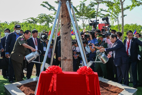 Thủ tướng Phạm Minh Chính: Nhân loại không bao giờ quên tập đoàn Pol Pot sát hại hơn 3 triệu người - Ảnh 4. Thủ tướng Phạm Minh Chính: Nhân loại không bao giờ quên tập đoàn Pol Pot sát hại hơn 3 triệu người - Ảnh 4.