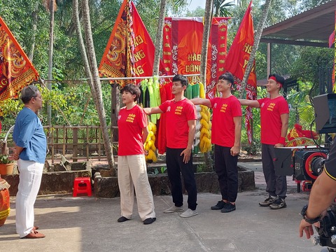 Phim trường: Khi nào hết cảnh chơi bạo lấy tiếng ngu - Ảnh 4. Phim trường: Khi nào hết cảnh chơi bạo lấy tiếng ngu - Ảnh 4.