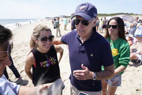 Ông Biden tính tạm dừng đánh thuế xăng ở Mỹ - Ảnh 1. Ông Biden tính tạm dừng đánh thuế xăng ở Mỹ - Ảnh 1.