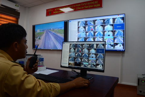 Xử phạt nhiều xe cứu thương lạm dụng để chạy quá tốc độ - Ảnh 1. Xử phạt nhiều xe cứu thương lạm dụng để chạy quá tốc độ - Ảnh 1.