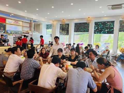 Sâm Ngọc Linh Kon Tum K5 khai trương quán phở đầu tiên - Ảnh 2. Sâm Ngọc Linh Kon Tum K5 khai trương quán phở đầu tiên - Ảnh 2.
