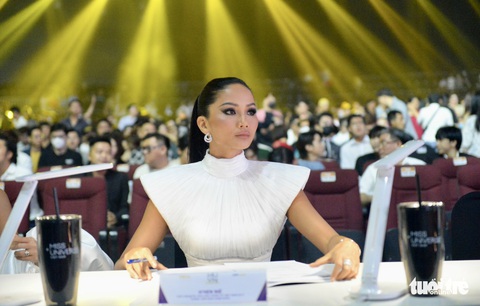 Hương Ly, Lệ Nam... tỏa sáng đêm bán kết Hoa hậu Hoàn vũ Việt Nam 2022 - Ảnh 2. Hương Ly, Lệ Nam... tỏa sáng đêm bán kết Hoa hậu Hoàn vũ Việt Nam 2022 - Ảnh 2.